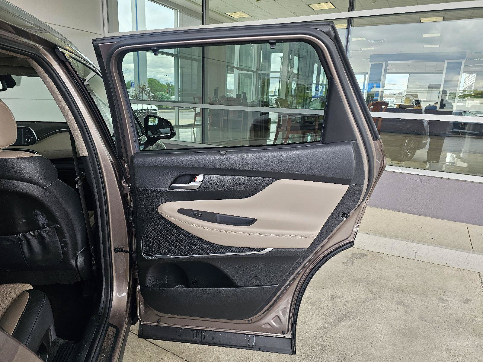 Used 2019 Hyundai Santa Fe Limited FWD image 13