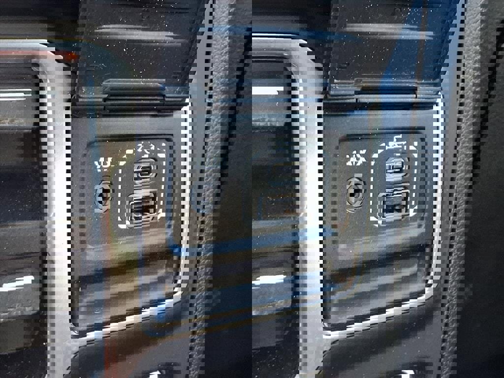 Used 2018 Jeep Wrangler Unlimited Rubicon image 17