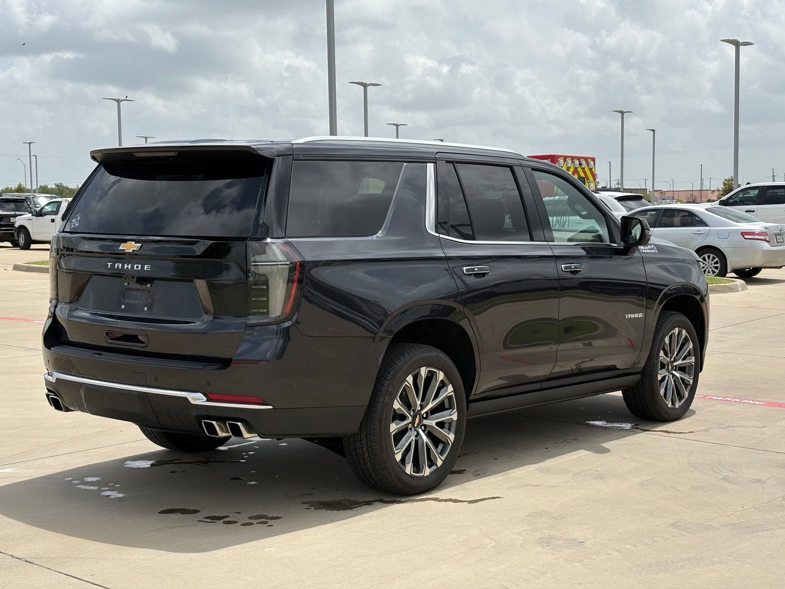 Used 2026 Chevrolet Tahoe High Country AWD/4WD image 7