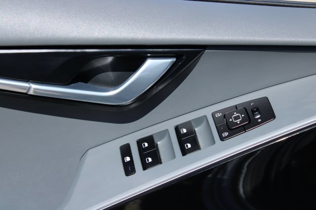 Used 2024 Kia Niro EX FWD image 14