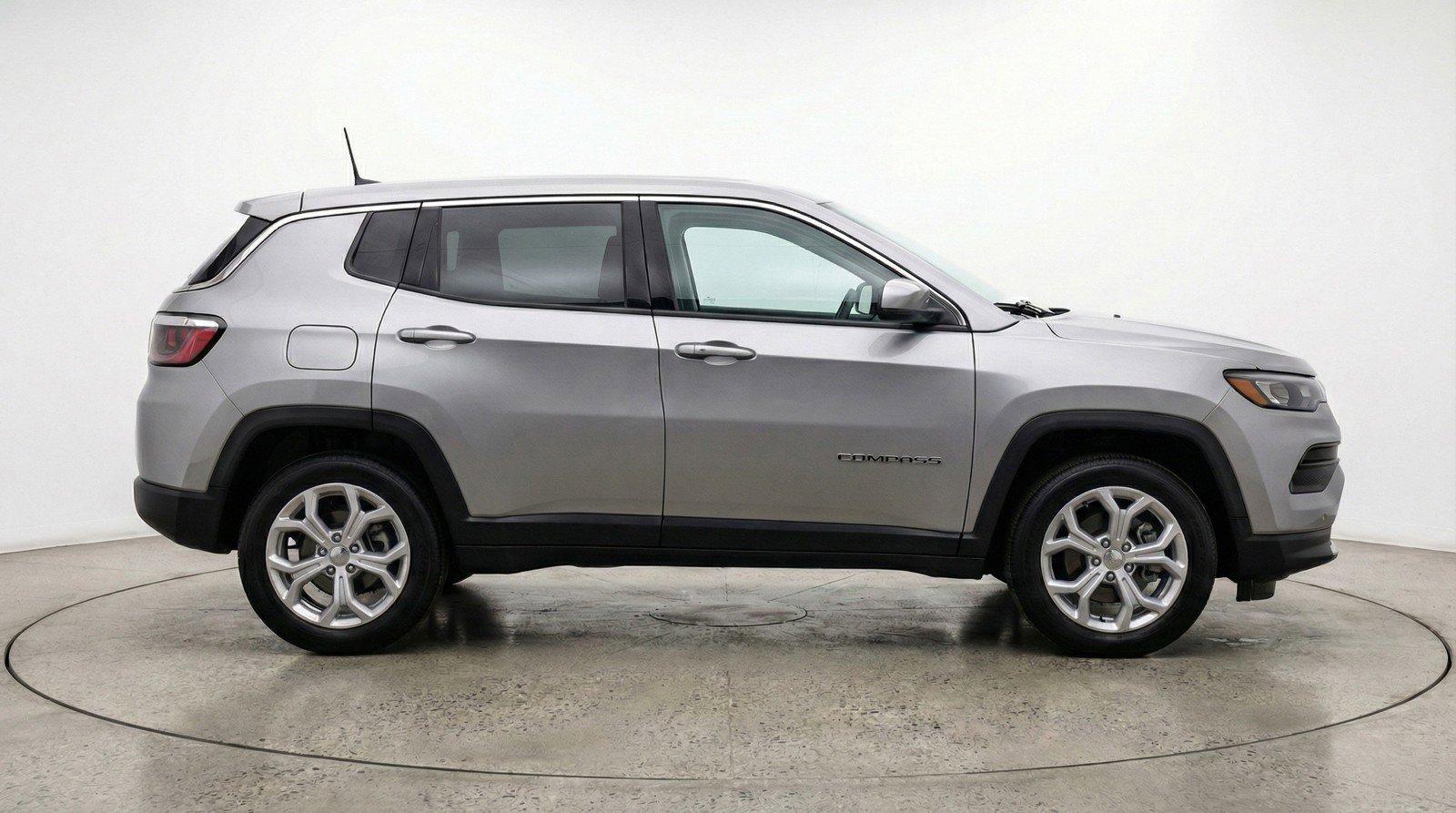 Used 2025 Jeep Compass Latitude image 11