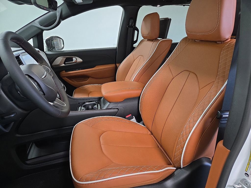 New 2026 Chrysler Pacifica Pinnacle FWD image 12