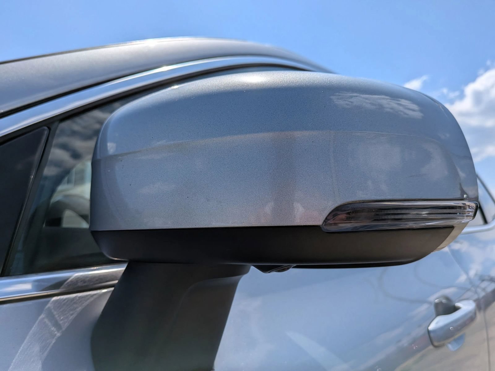 Used 2018 Volvo XC60 T6 Momentum w/ Convenience Package AWD/4WD image 13