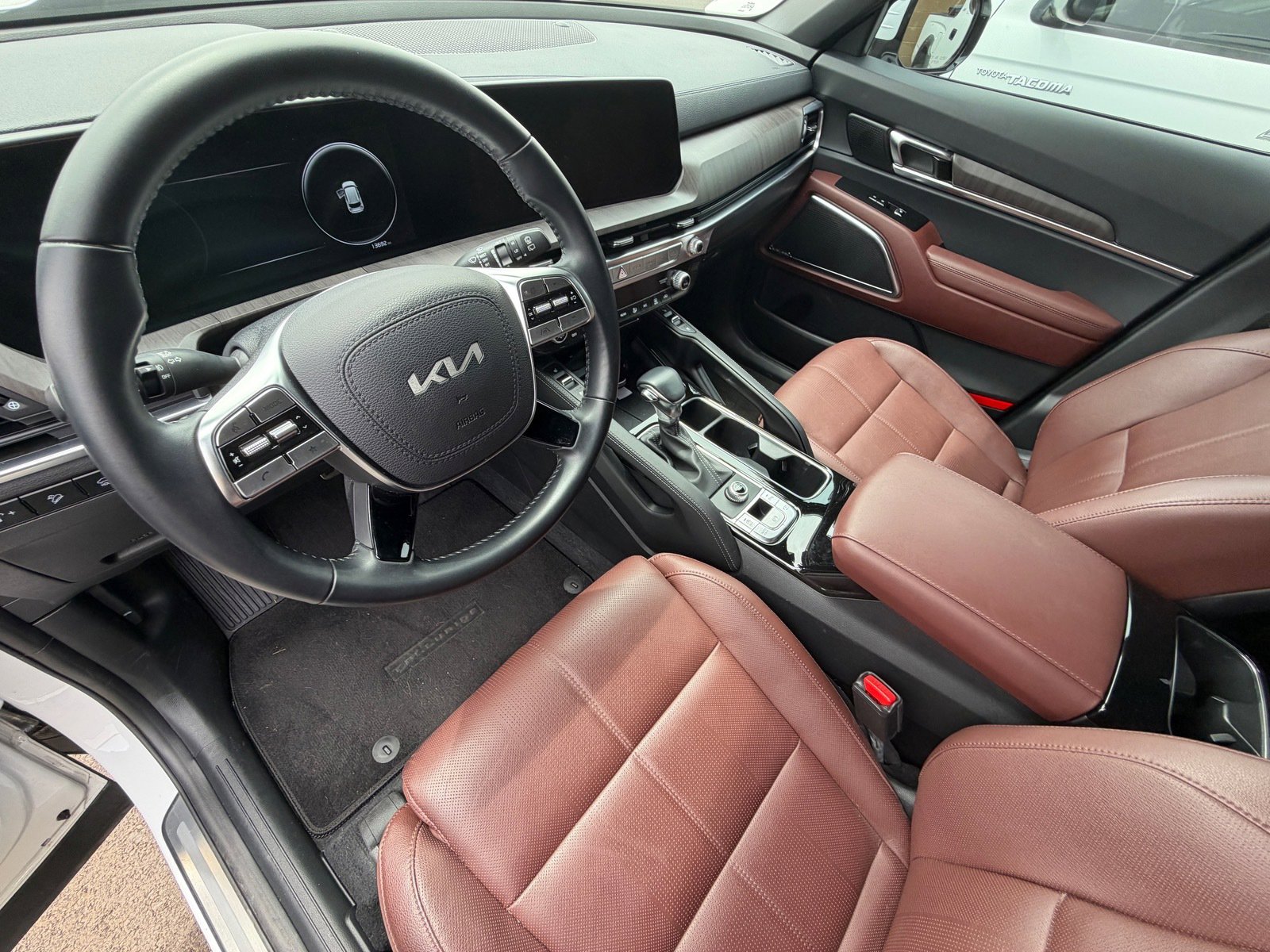 Used 2024 Kia Telluride SX image 7