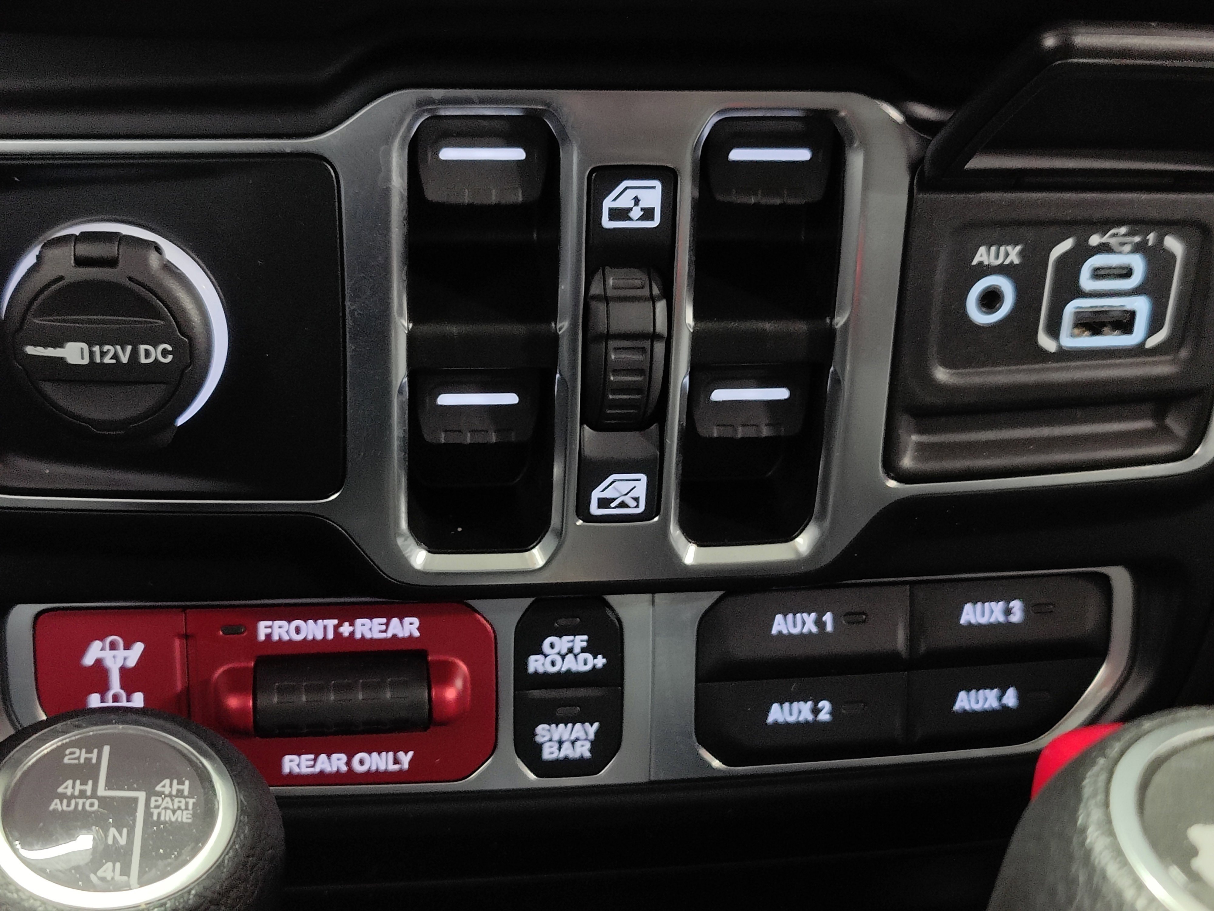 Used 2024 Jeep Wrangler Unlimited Rubicon 4xe w/ Technology Group image 25