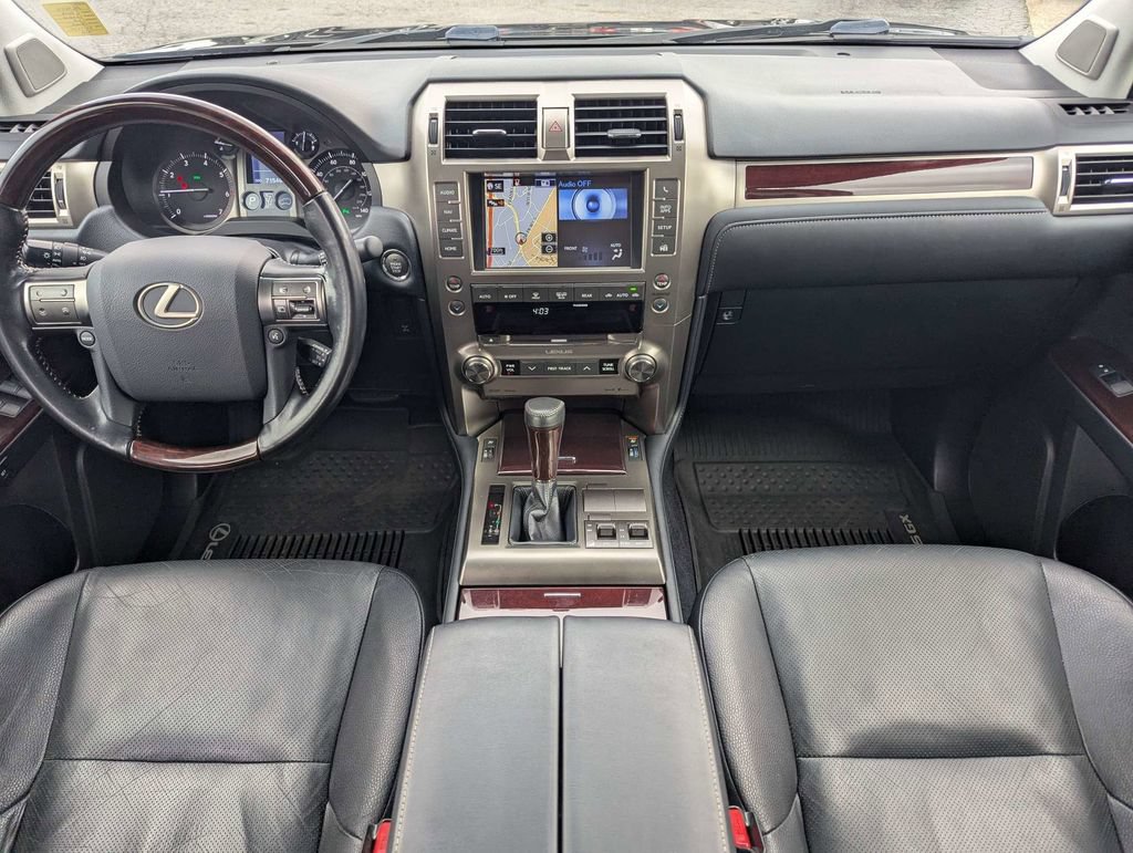 Used 2018 Lexus GX 460 Premium w/ Premium Package AWD/4WD image 15