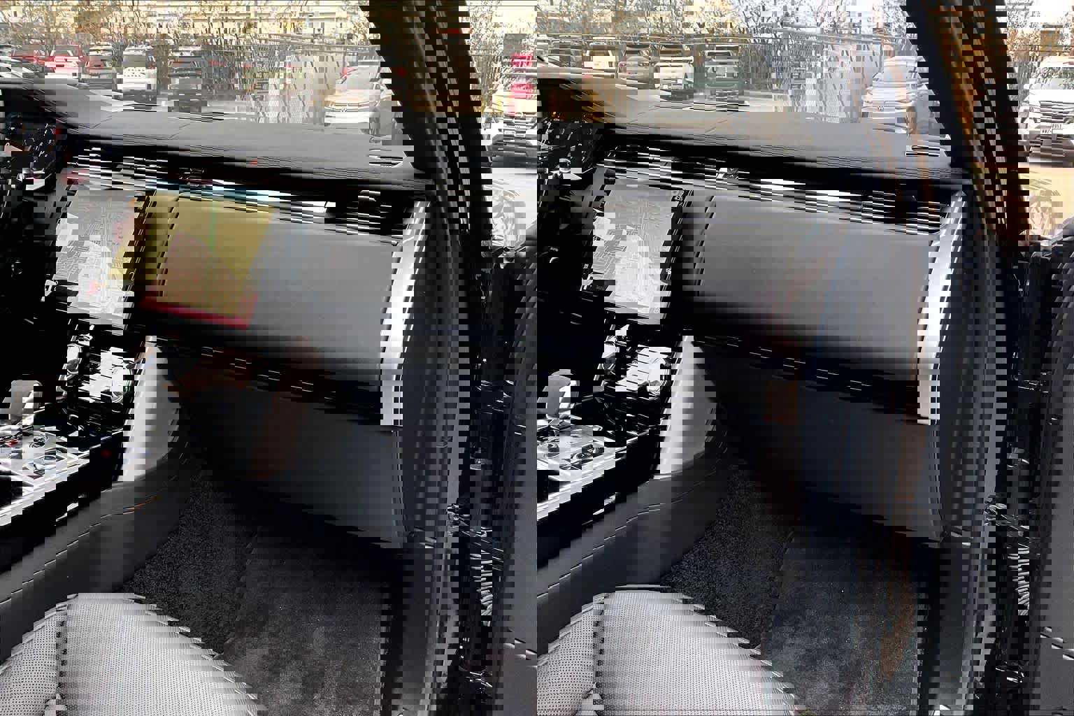 Used 2023 Land Rover Range Rover SE image 17