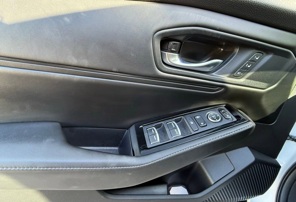 Used 2023 Honda Accord Touring image 11