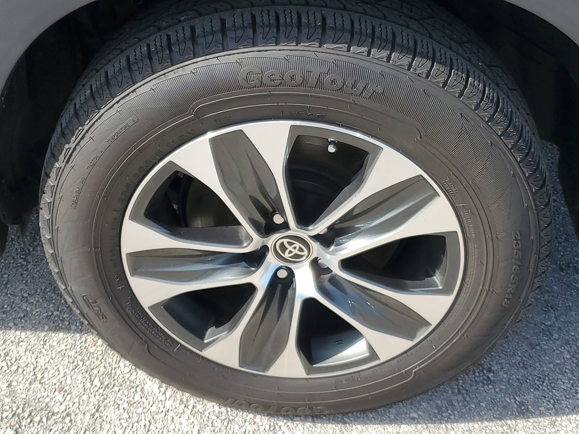 Used 2021 Toyota Highlander XLE image 5