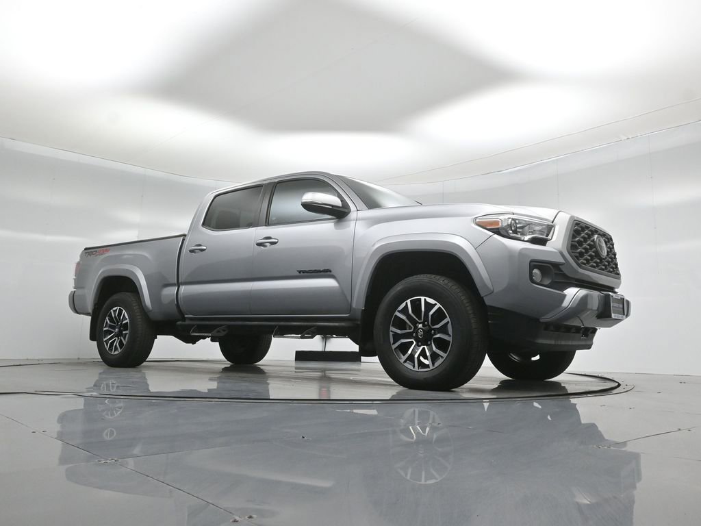 Used 2021 Toyota Tacoma TRD Sport w/ Technology Package AWD/4WD image 4
