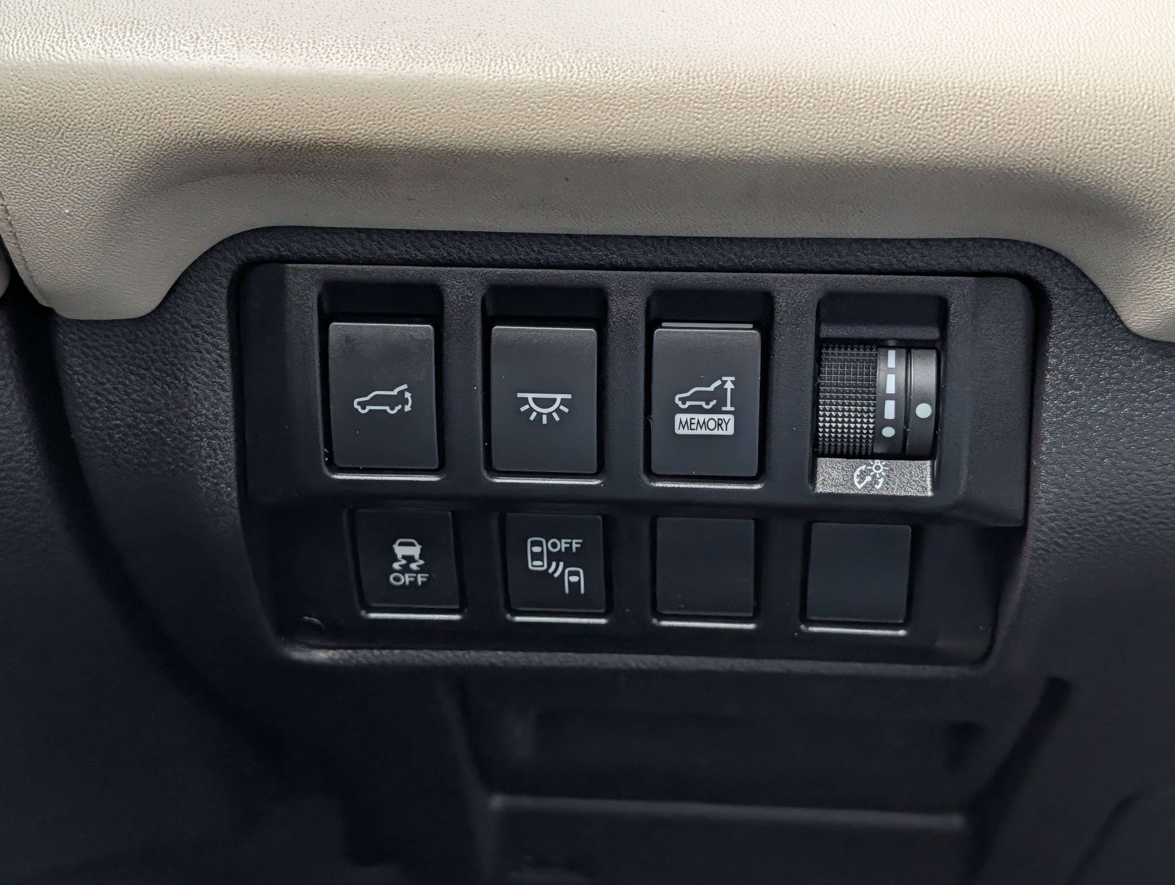Used 2022 Subaru Ascent Limited w/ Technology Package image 27