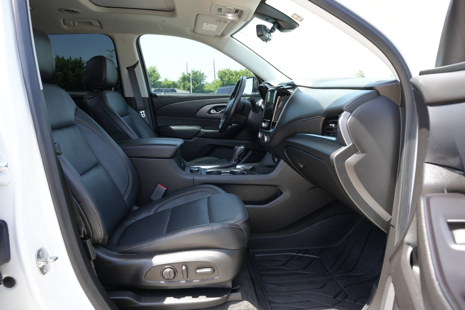 Used 2019 Chevrolet Traverse Premier w/ Redline Edition FWD image 24