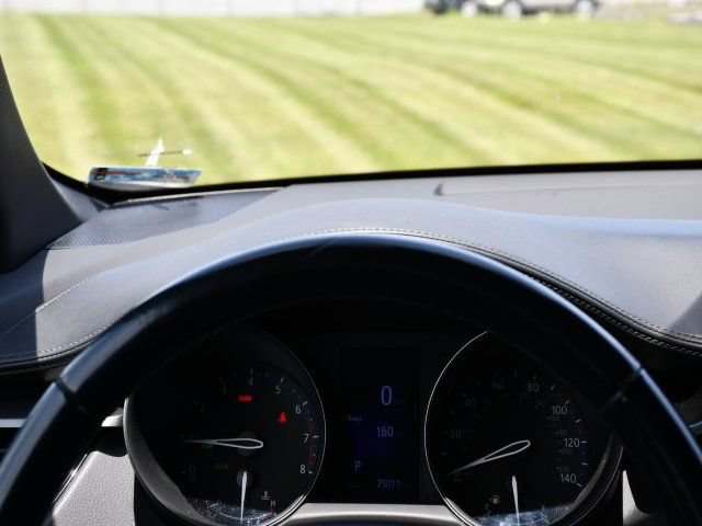 Used 2018 Toyota C-HR XLE FWD image 25