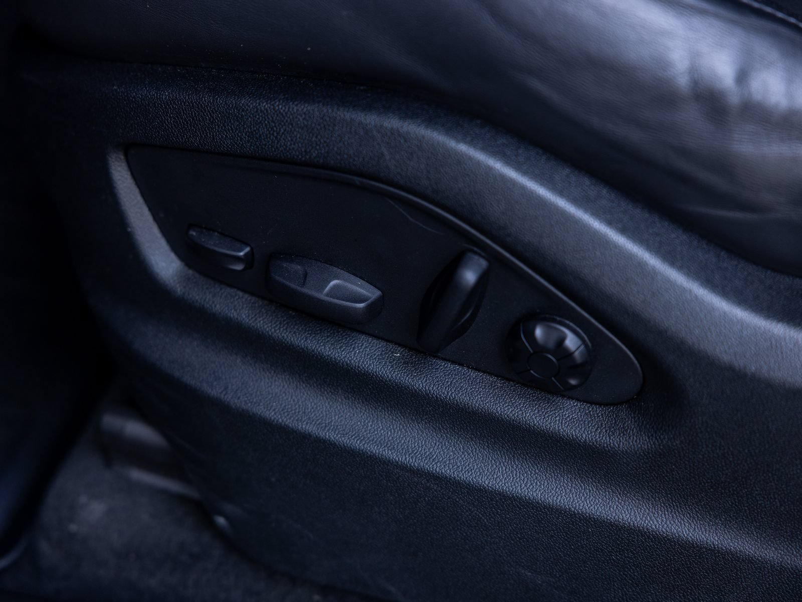 Certified 2023 Porsche Cayenne AWD/4WD image 26