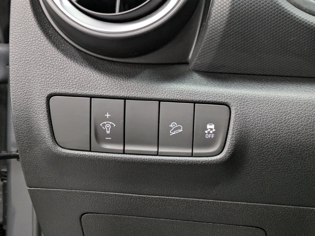 Certified 2023 Hyundai Kona SE AWD/4WD image 21
