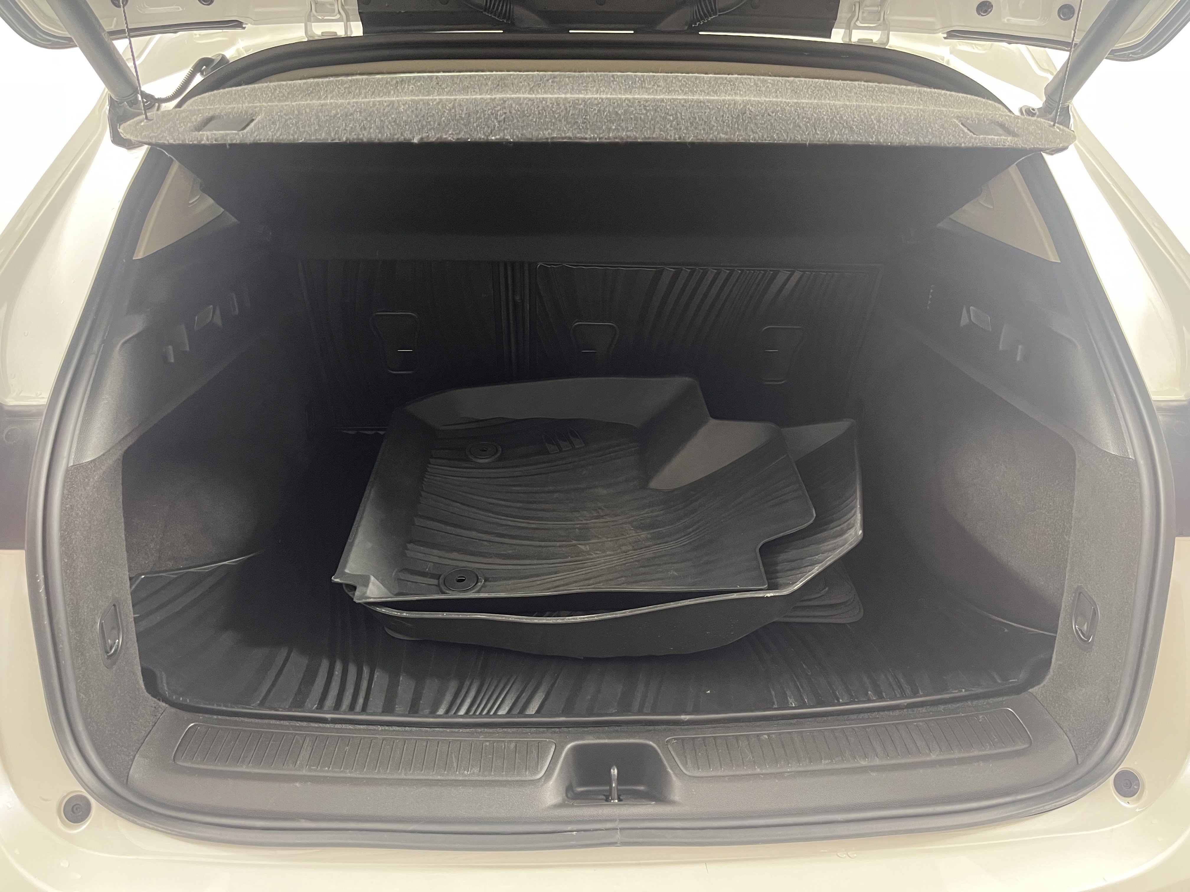 Used 2023 Buick Envision Essence w/ Sport Touring Package image 28