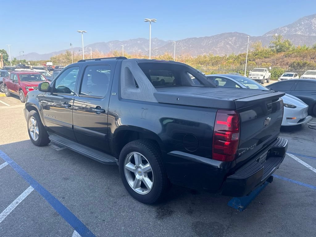 Used 2007 Chevrolet Avalanche LTZ w/ LTZ Preferred Equipment Group RWD image 4