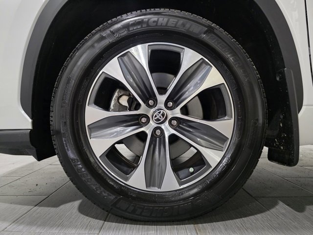 Used 2022 Toyota Highlander XLE image 23