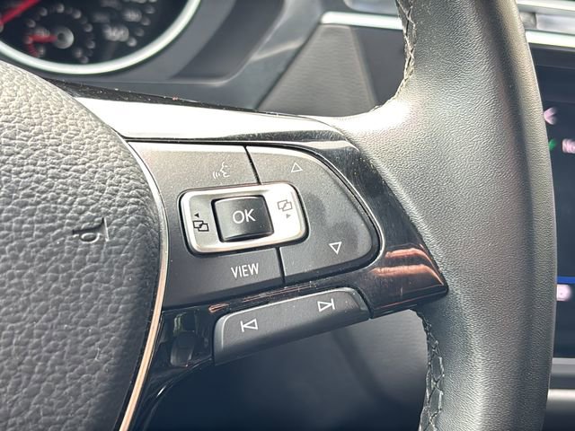 Used 2020 Volkswagen Tiguan SE image 28