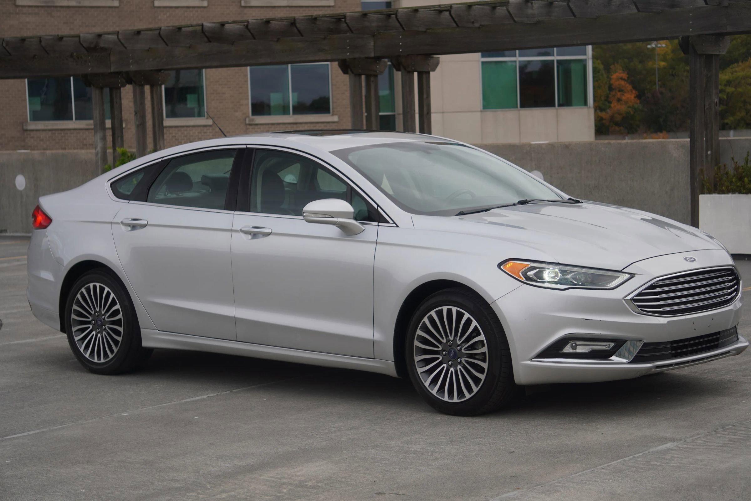 Used 2017 Ford Fusion SE image 15