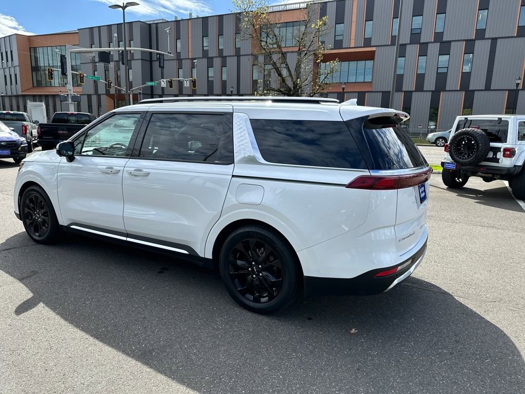 Used 2022 Kia Carnival SX Prestige image 4