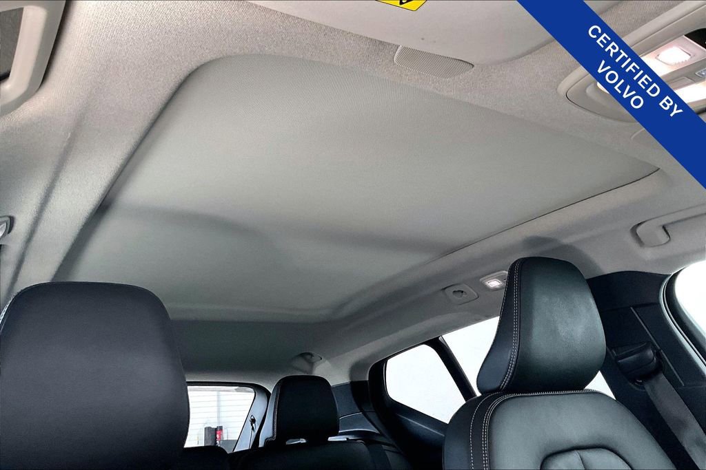 Certified 2023 Volvo XC40 B5 Ultimate w/ Protection Package Premier image 23