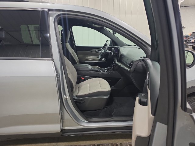 Used 2026 Chevrolet Traverse LT w/ Driver Confidence Package AWD/4WD image 31