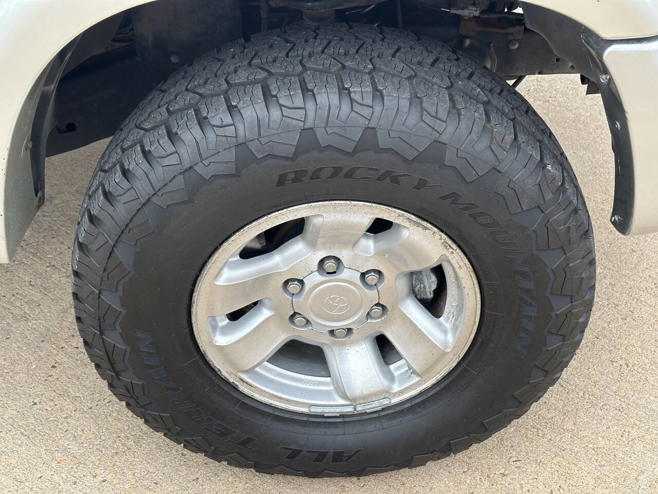 Used 2000 Toyota 4Runner Limited image 37