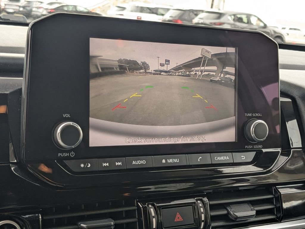 Used 2024 Nissan Pathfinder SV image 21