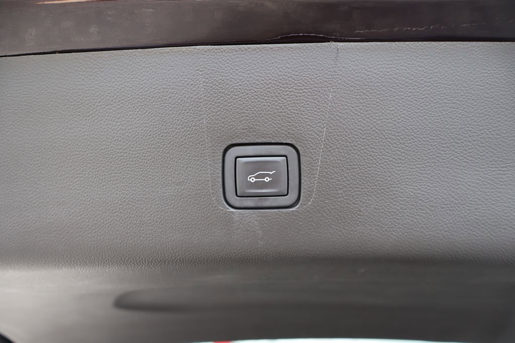 Used 2023 Chevrolet Traverse Premier w/ LPO, Floor Liner Package image 30
