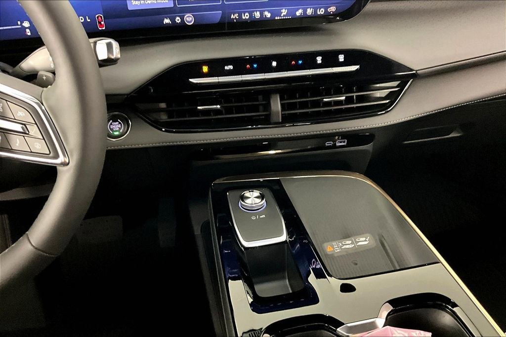 New 2026 Buick Enclave Avenir w/ Super Cruise Package image 7