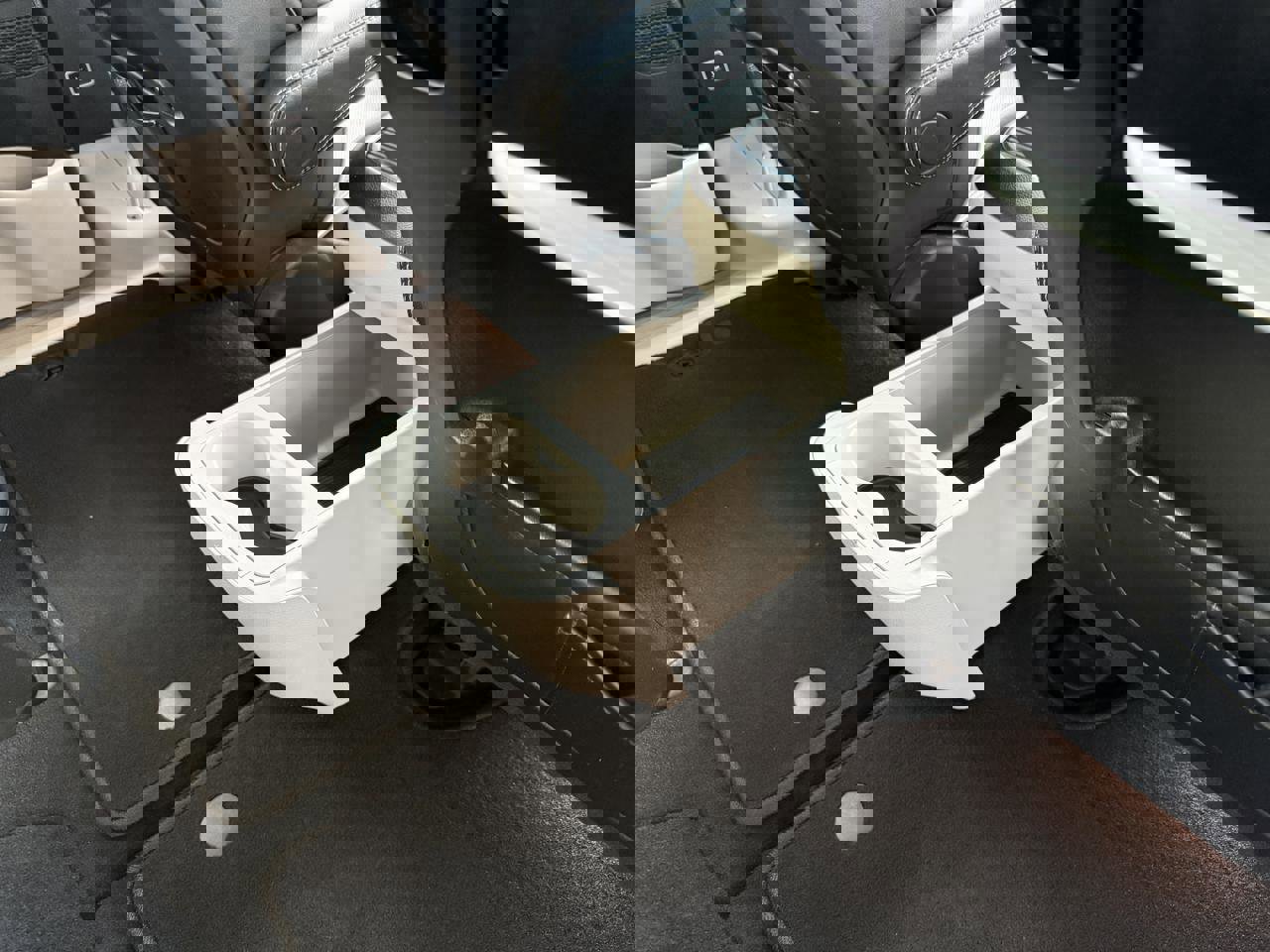 Used 2022 Chrysler Pacifica Limited w/ Uconnect Theater Family Group image 38