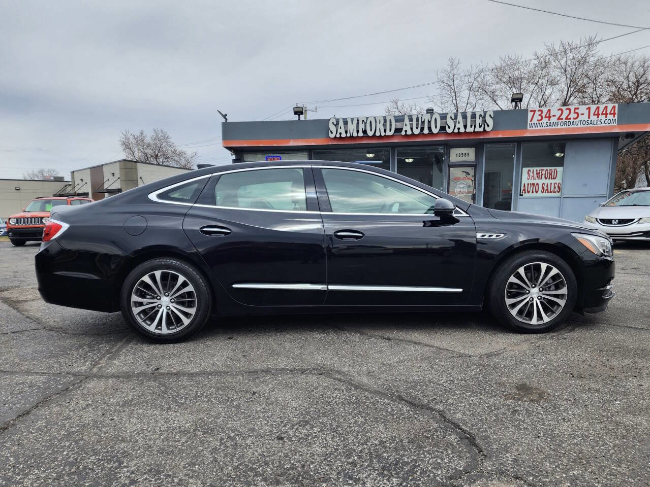 Used 2017 Buick LaCrosse Essence image 8