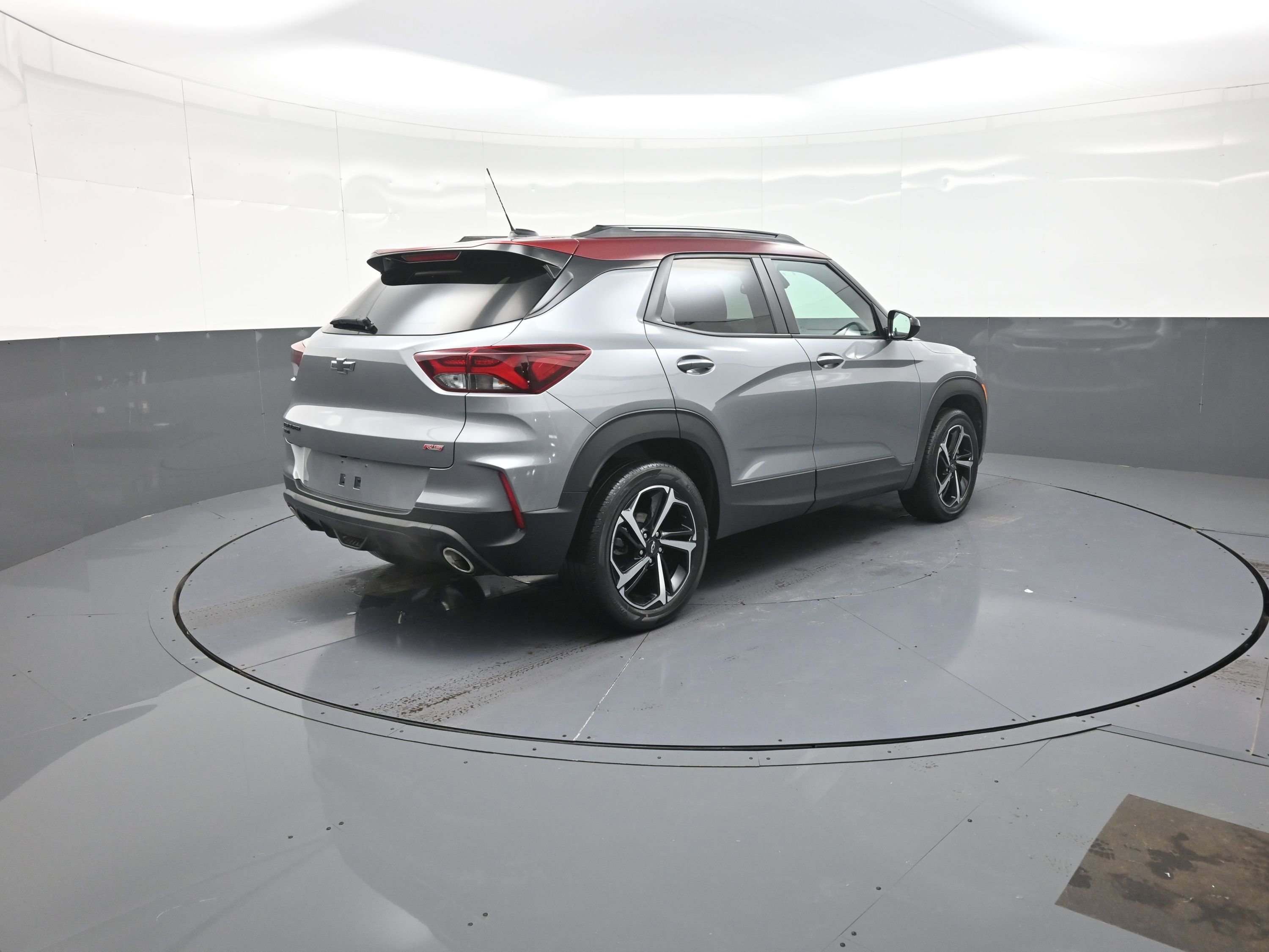 Used 2023 Chevrolet TrailBlazer RS w/ Sun and Liftgate Package image 7