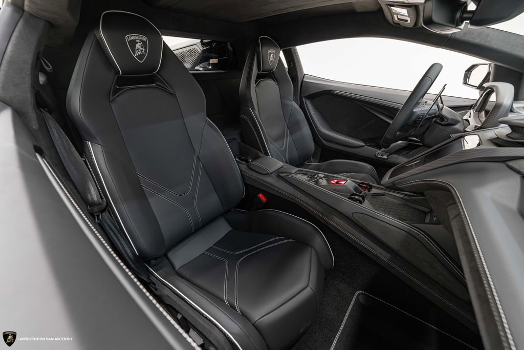 Used 2026 Lamborghini Revuelto AWD/4WD image 25