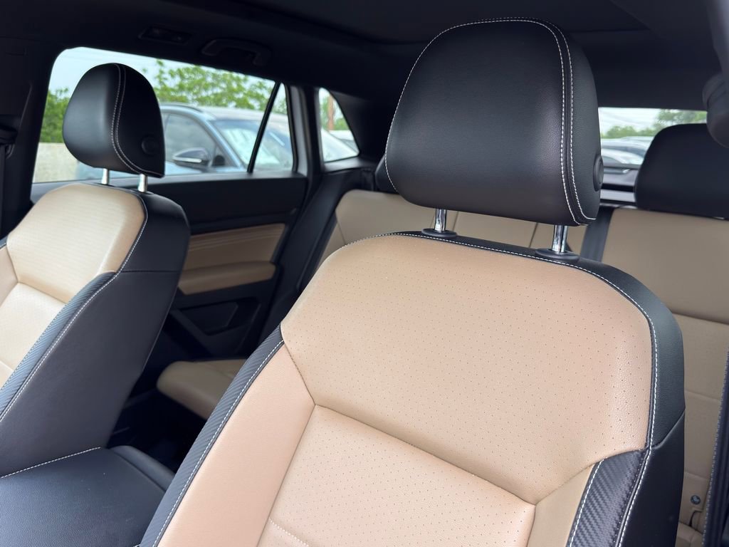 Used 2022 Volkswagen Atlas Cross Sport SEL R-Line AWD/4WD image 13