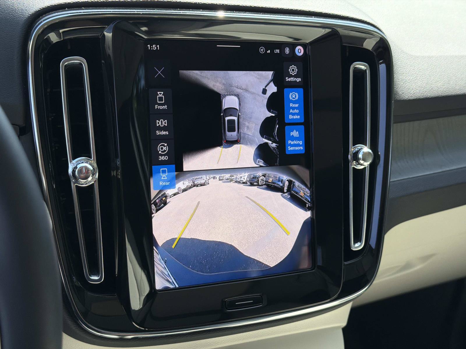New 2026 Volvo XC40 B5 Plus w/ Protection Package Premier AWD/4WD image 13