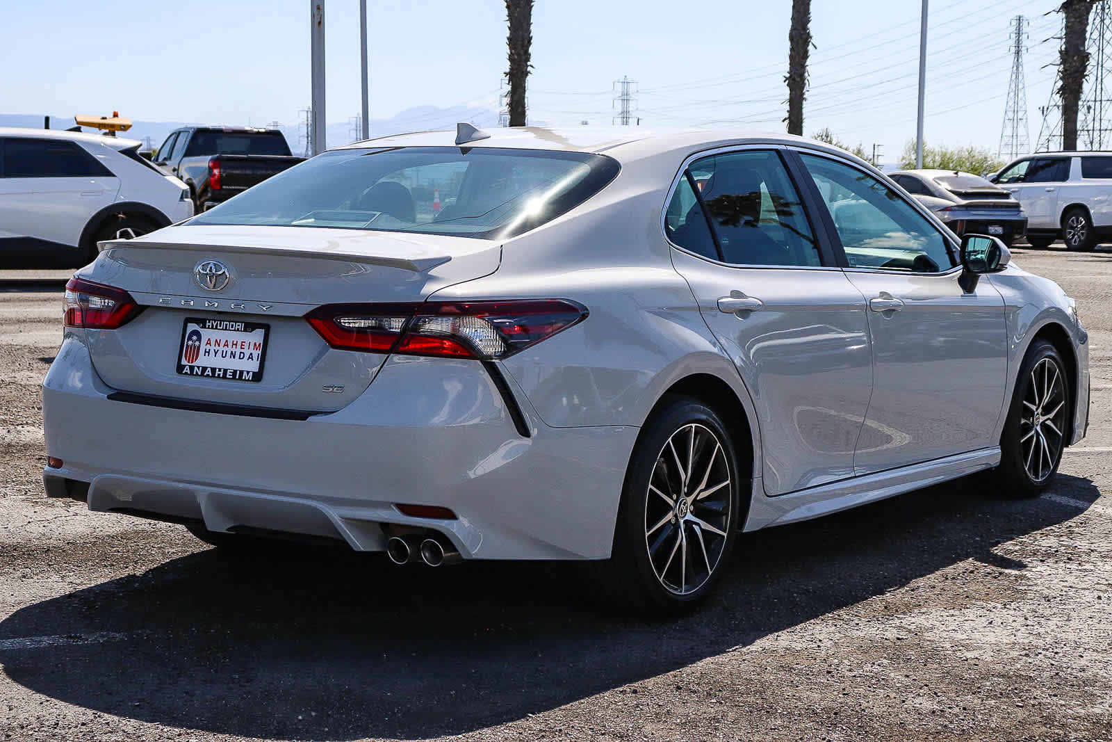 Used 2024 Toyota Camry SE FWD image 6