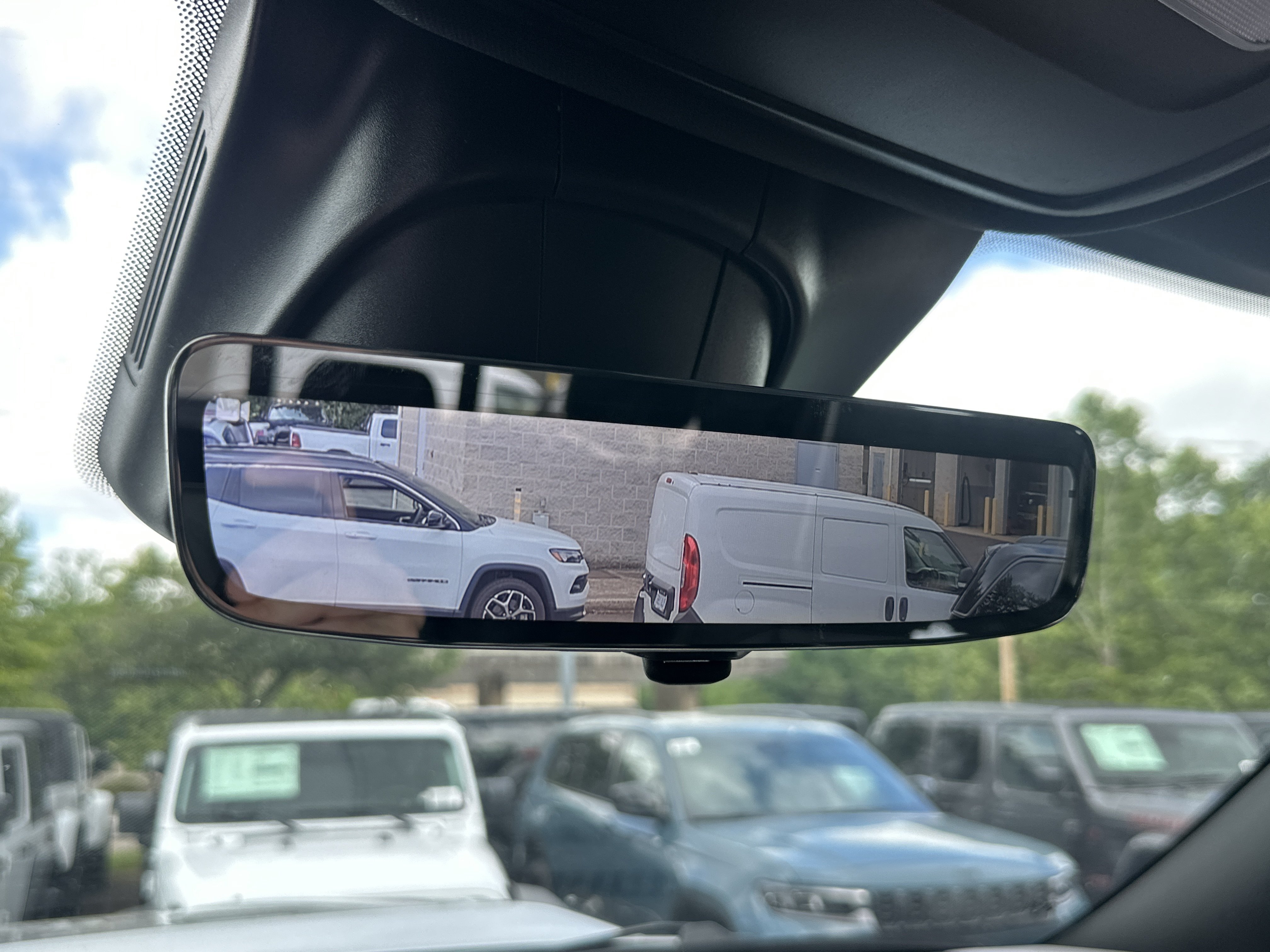 New 2026 RAM 2500 Laramie AWD/4WD image 9