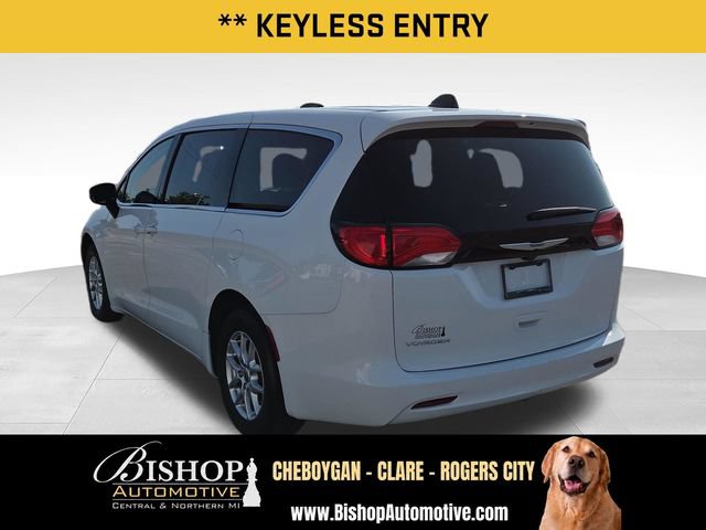 Used 2023 Chrysler Voyager LX FWD image 12