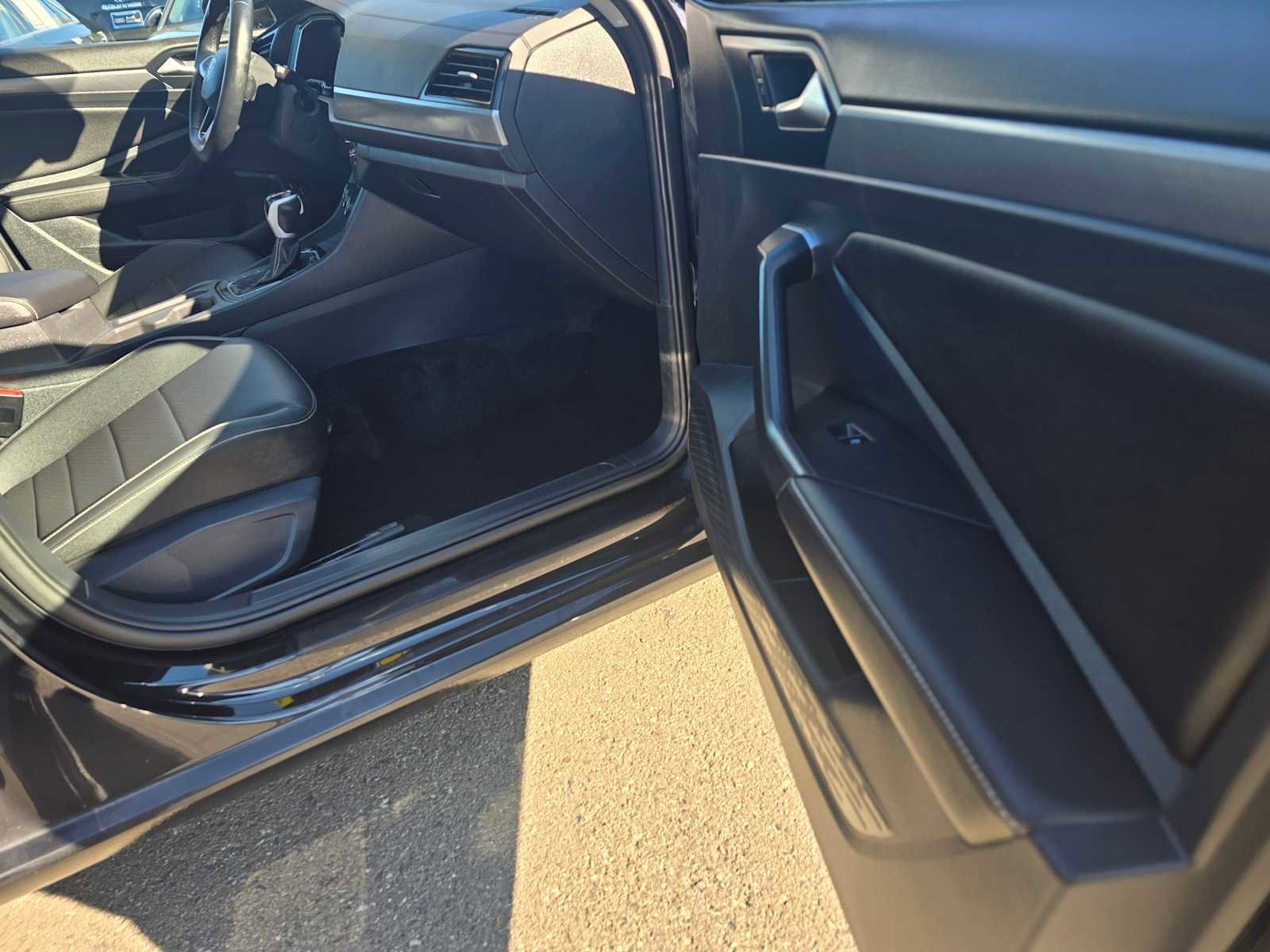 Used 2024 Volkswagen Jetta SE image 10