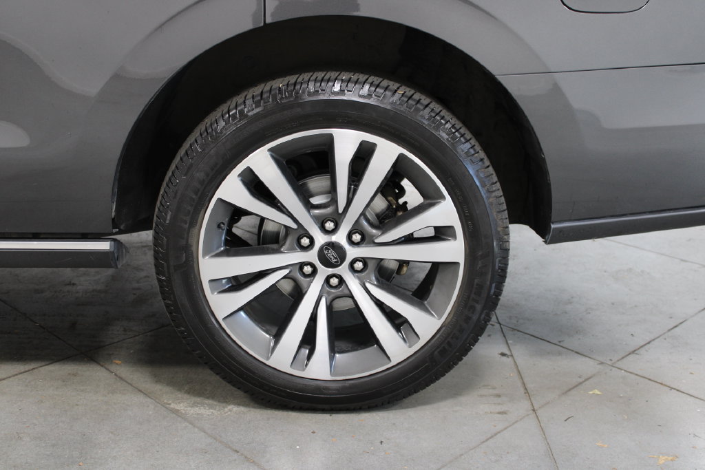 Used 2021 Ford Expedition Limited AWD/4WD image 16