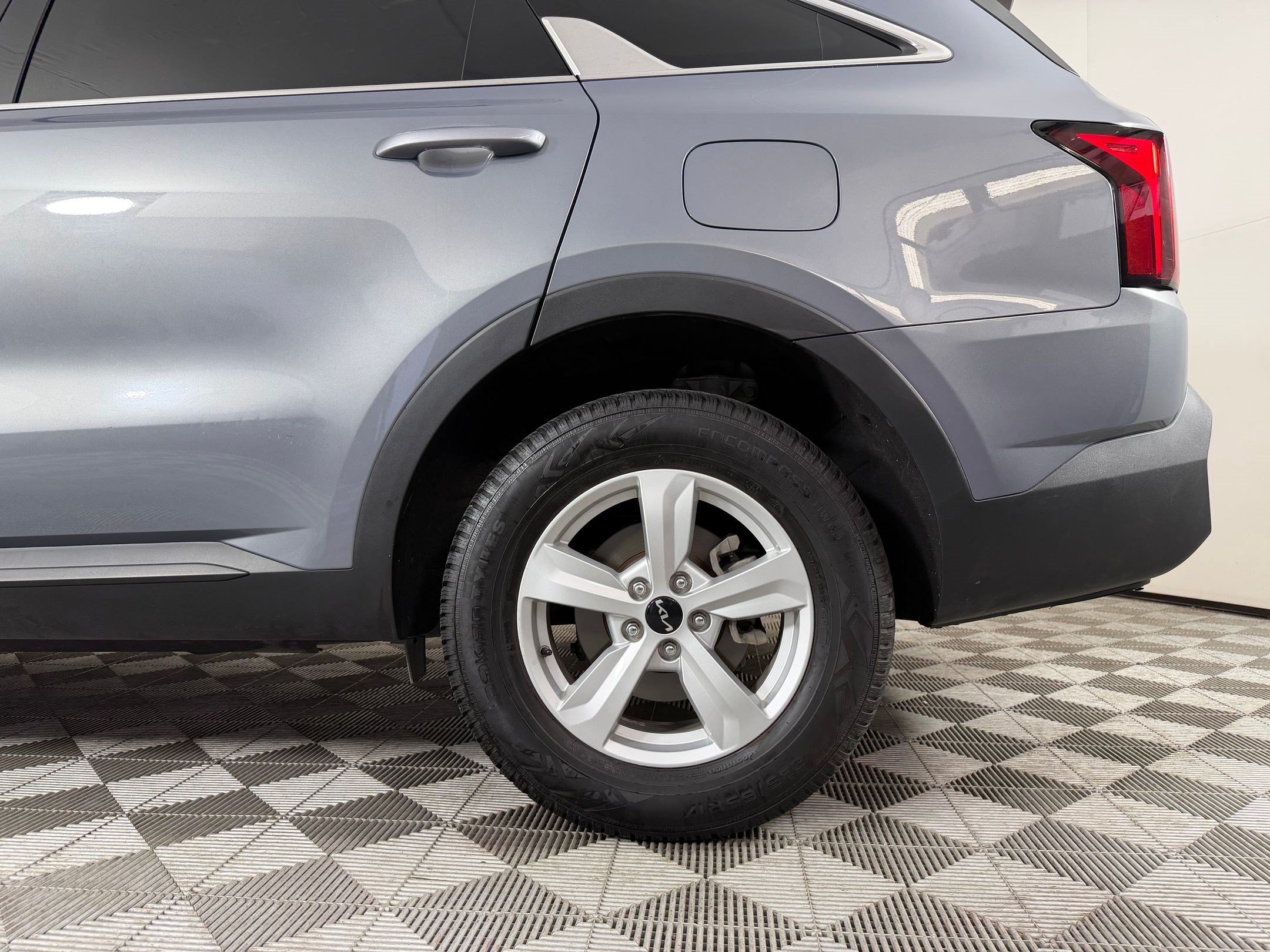 Used 2022 Kia Sorento LX AWD/4WD image 29