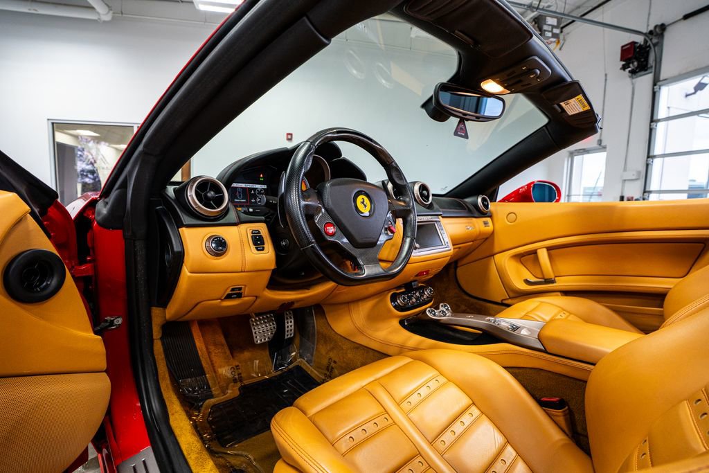 Used 2010 Ferrari California image 39