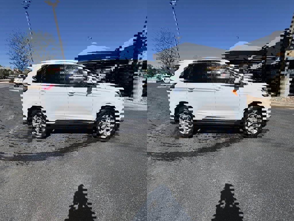 Used 2024 Ford Edge SEL image 3