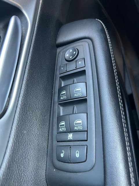 Used 2018 Chrysler Pacifica Touring-L Plus w/ S Appearance Package FWD image 25