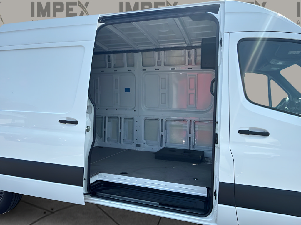 Used 2023 Mercedes-Benz Sprinter 2500 image 16
