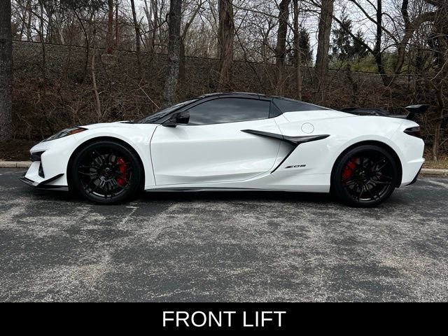 Used 2025 Chevrolet Corvette Z06 w/ Battery Protection Package image 2