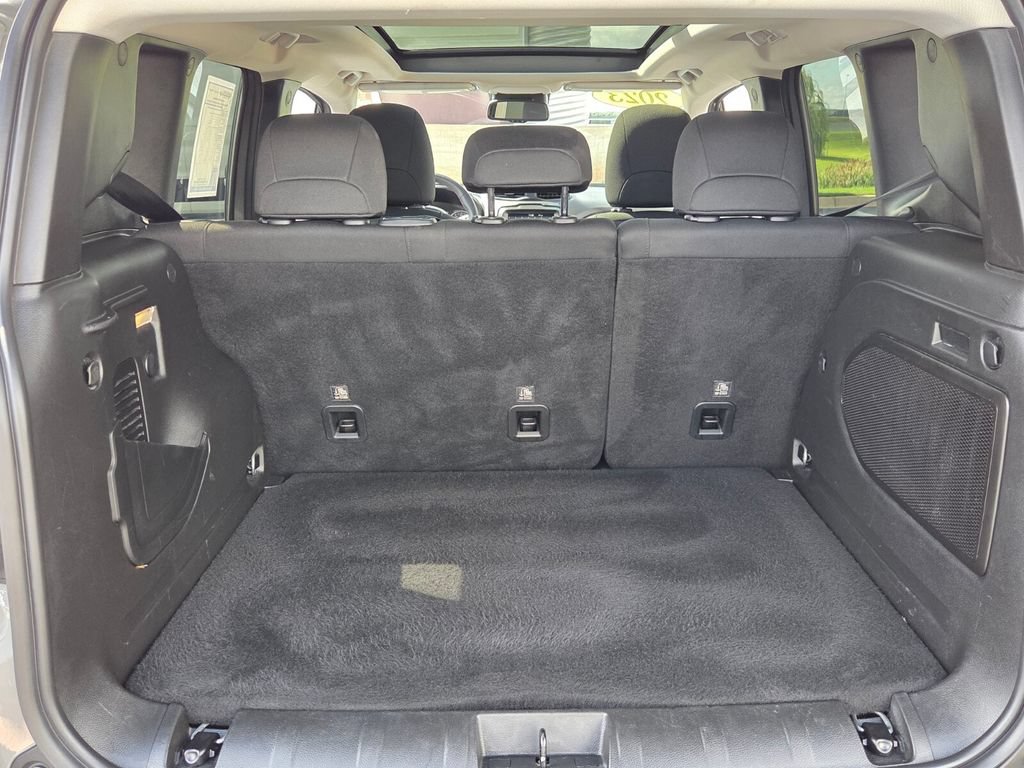 Used 2023 Jeep Renegade Trailhawk w/ Sun/Sound Group AWD/4WD image 12