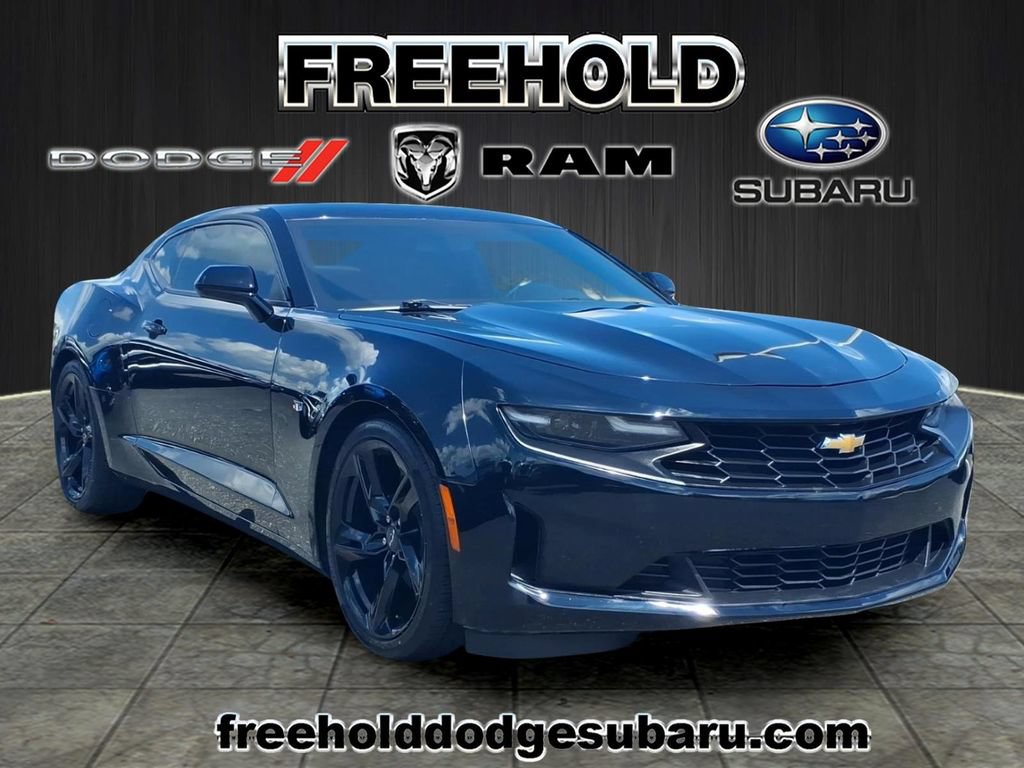 Used 2023 Chevrolet Camaro LT w/ Technology Package RWD image 1